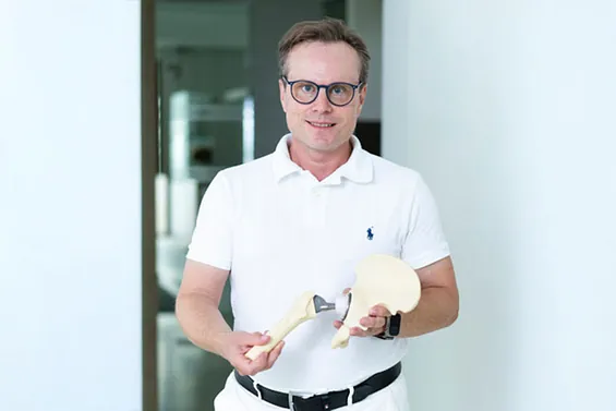 Röntgen, Ultraschall, CT und MRT | OA Dr. Philipp Jax